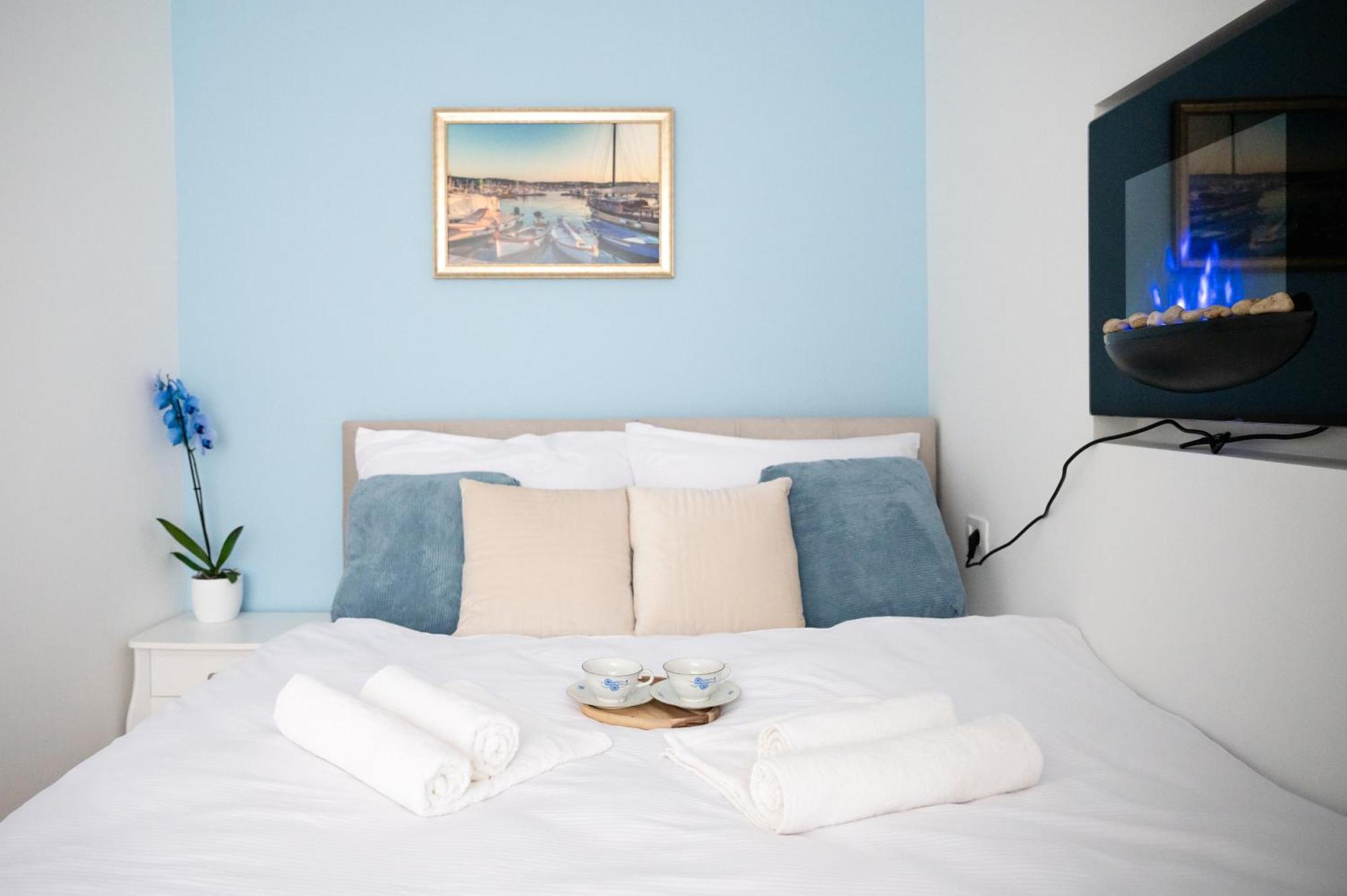 Lev Apartment *