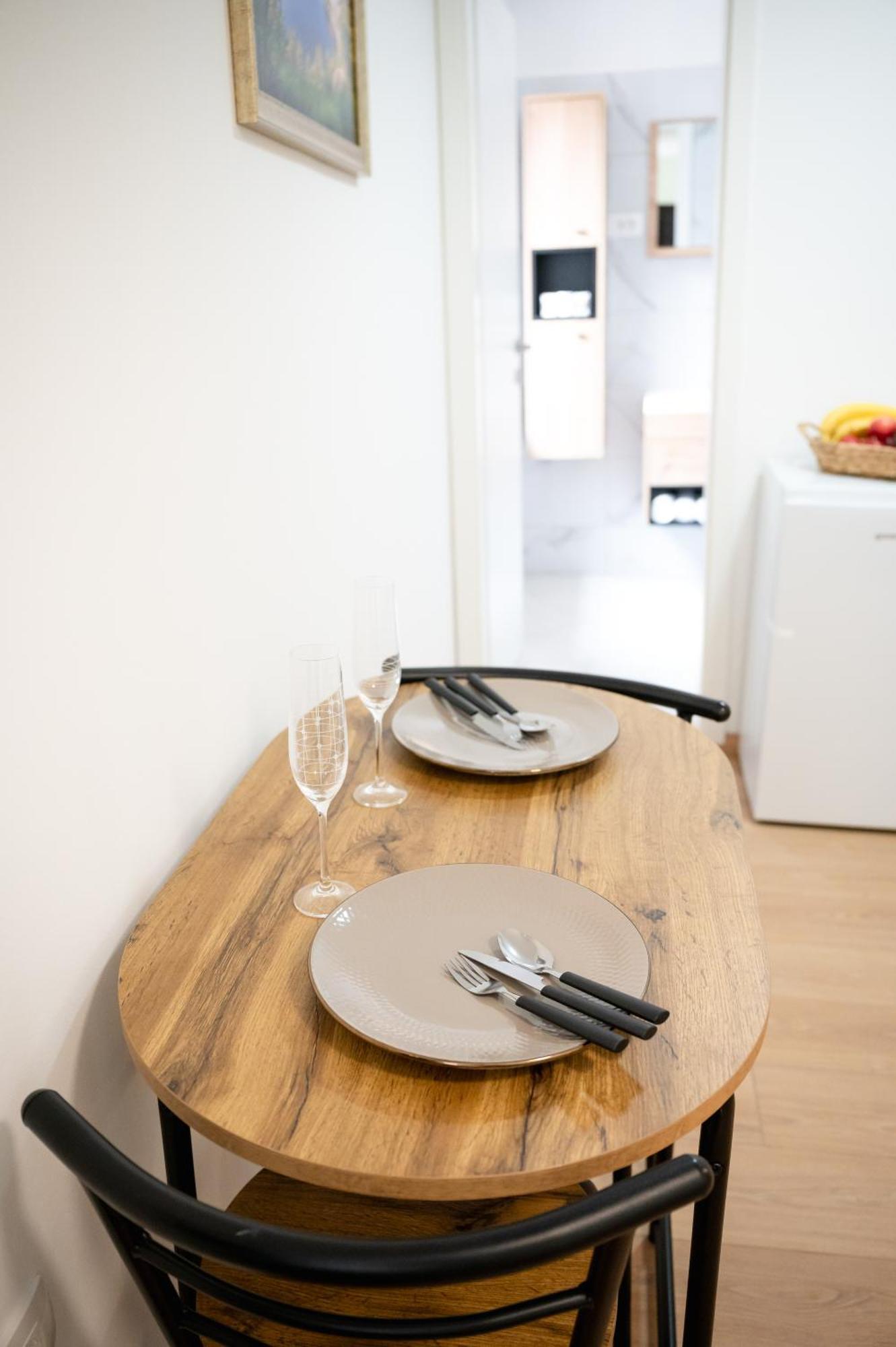 Lev Apartment *